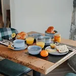 Du Petit Saint Bernard Otel