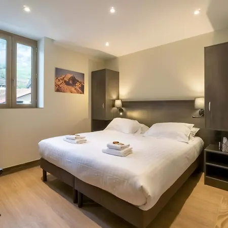 Du Petit Saint Bernard Hotel