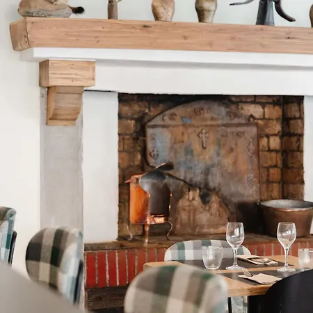 Du Petit Saint Bernard Hotel *