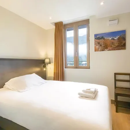 Hotel Du Petit Saint Bernard *