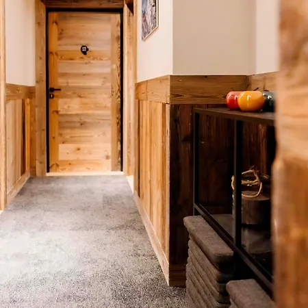 Du Petit Saint Bernard Hotel
