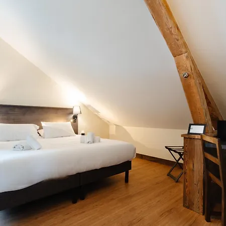 Du Petit Saint Bernard Hotel